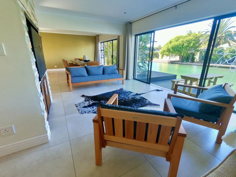 5 Bedroom Property for Sale in Marina Martinique Eastern Cape